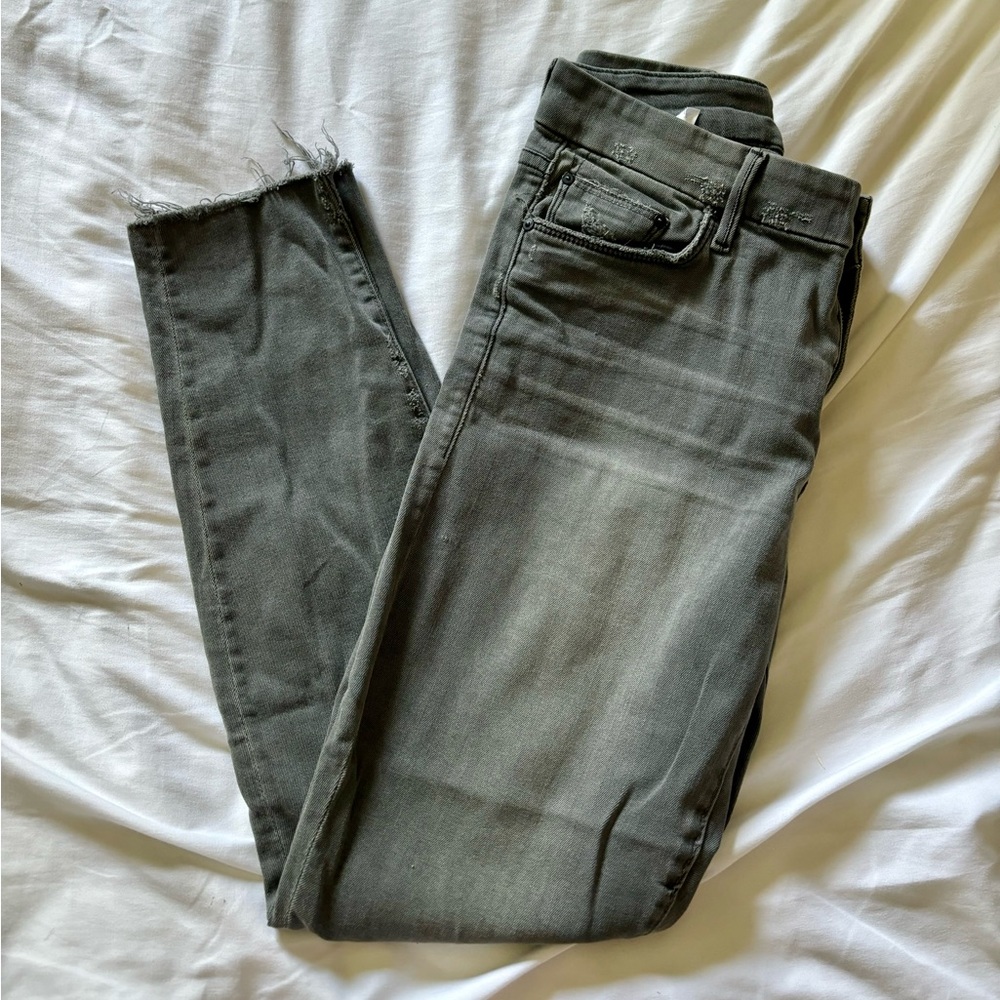 MOTHER Grey Looker Ankle Fray Jeans